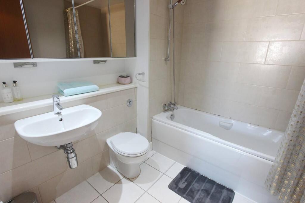 Spacious 2 Bed, 2 Bath Apartment -The Shore, Leith Единбург Екстер'єр фото