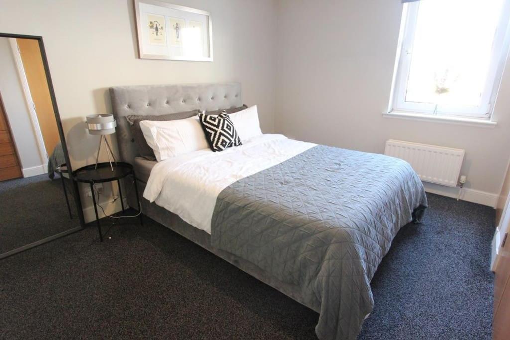 Spacious 2 Bed, 2 Bath Apartment -The Shore, Leith Единбург Екстер'єр фото