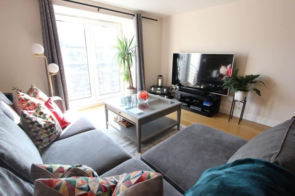 Spacious 2 Bed, 2 Bath Apartment -The Shore, Leith Единбург Екстер'єр фото