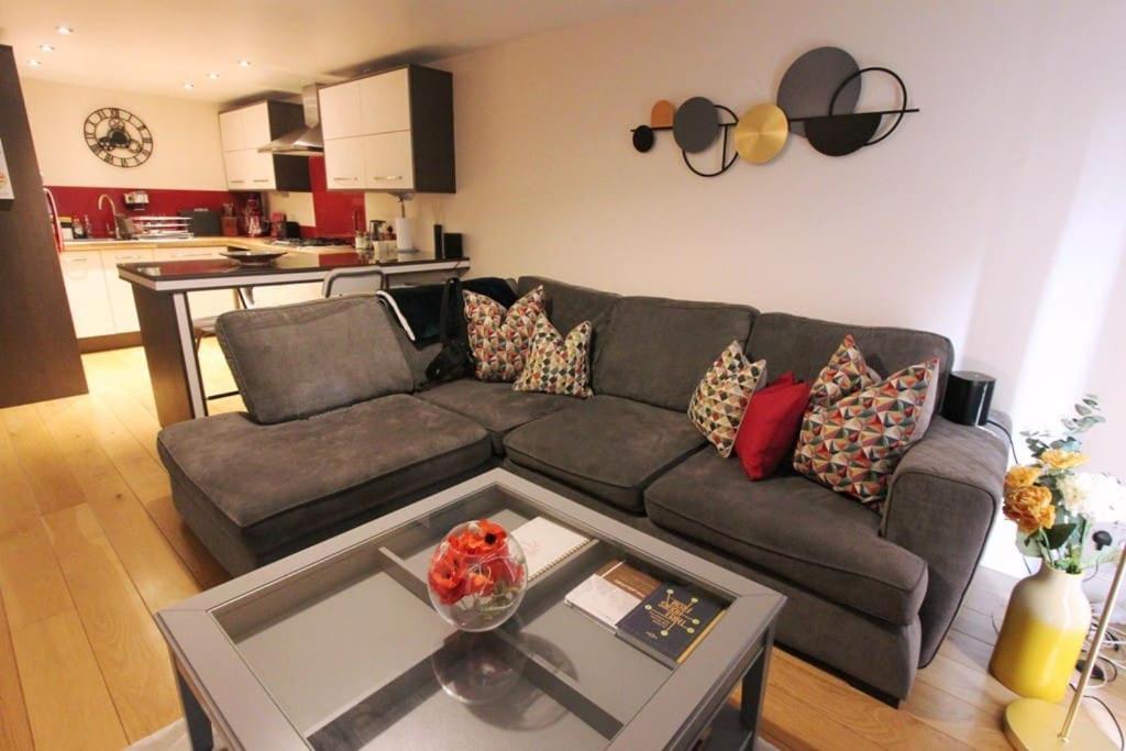 Spacious 2 Bed, 2 Bath Apartment -The Shore, Leith Единбург Екстер'єр фото